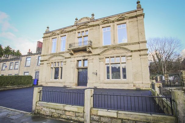 The Old Conservative Club, Irwell Terrace, Bacup - Photo 1