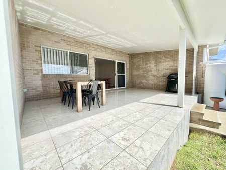 Spacious 3-Bedroom Modern Unit - Riverside Estate, Old Bar - Photo 5