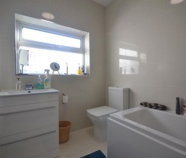 1 bedroom Flat To Let - Photo 6