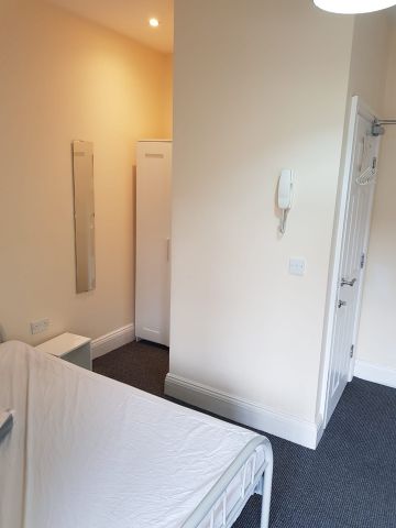 Studio Flat, Friars Road, CV1 - Photo 3