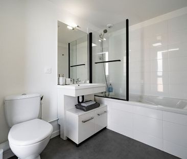 APPARTEMENT 3 PIECES 69.11 m² - REIMS SECTEUR CERNAY - Photo 4