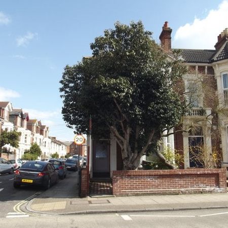 Waverley Road, Southsea - Photo 4