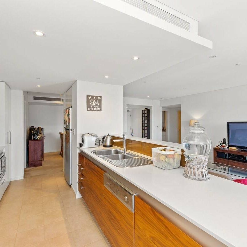 Luxury Burswood Apartment with Views! - Photo 1
