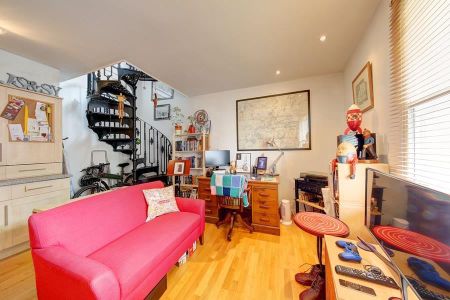 1 bedroom property to rent - Photo 3