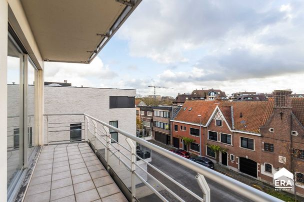 Zonnig hoekappartement met terras en 2 slpk in Roeselare - Photo 1