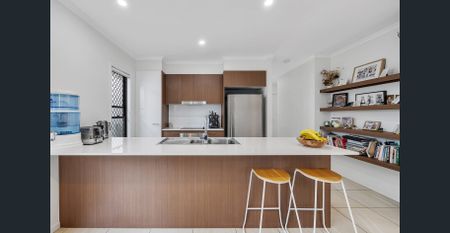 Immaculate Home in Palmview with Solar - Photo 2