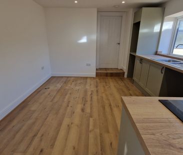 1 bed flat to rent in Eastbourne Terrace, Taunton - Photo 2