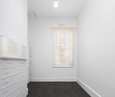 TWO BEDROOM HOME SITUATED IN THE HEART OF BALLARAT - Photo 2