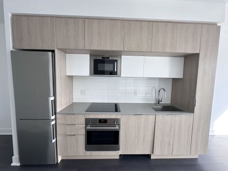 For Lease - 1 Belsize Drive Unit# 604, Toronto, Ontario - Photo 4