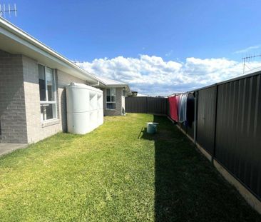 CHARMING THREE BEDROOM HOME - Photo 5