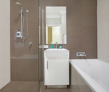 Modern Light-Filled Townhouse Opposite Tuckwell Park - Photo 3