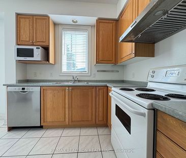 For Lease - 121 Barber Greene Road, Toronto, Ontario - Photo 5