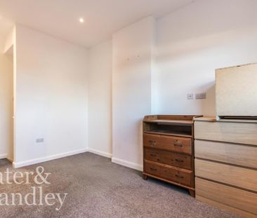 3 bedroom terraced house to rent - Photo 6