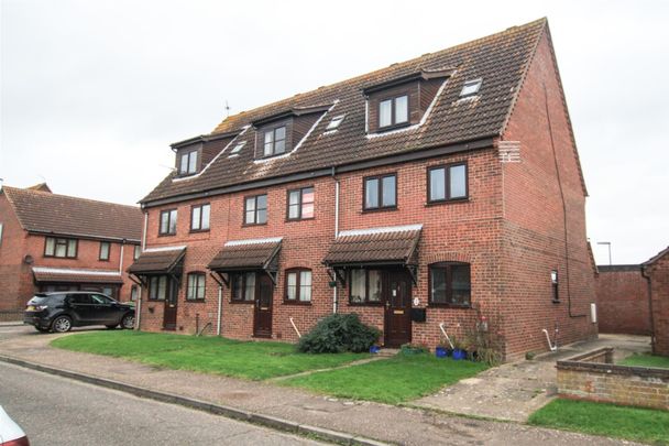 Weavers Close Stalham, Norwich - Photo 1