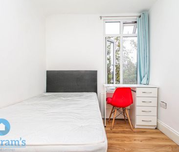 5 bed Semi-Detached House for Rent - Photo 3