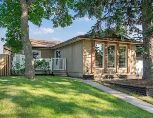 2-bedroom basement in private lake community of Midnapore! | 480 Midridge Drive Southeast, Calgary - Photo 1