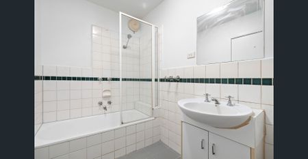 Spacious One Bedroom Apartment - Photo 5