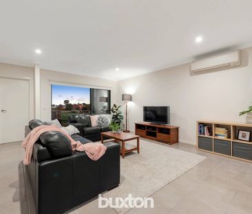 Taking carefree living to new heights! - Photo 2