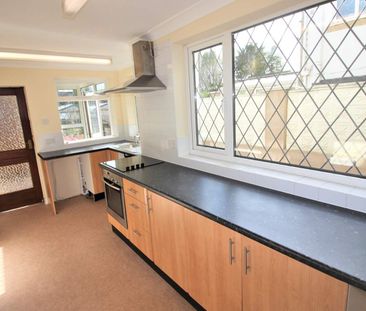 Aughton Road, Swallownest, Sheffield, Rotherham, S26 - Photo 2