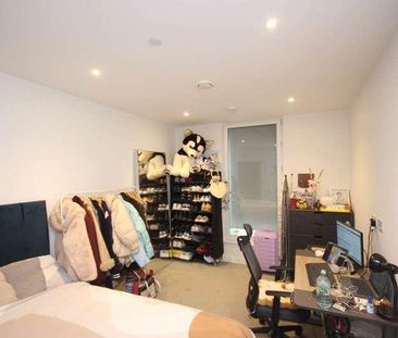 Old Trafford, M17 - Photo 4