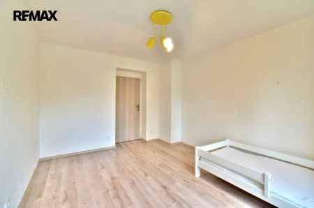 Pronájem bytu 2+1 s lodžií a výhledem na Bílou horu - Photo 5