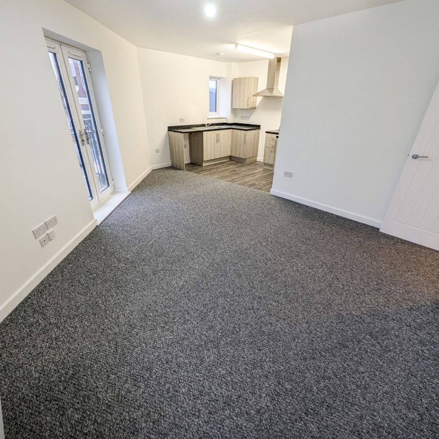 2 bedroom Flat To Let - Photo 1