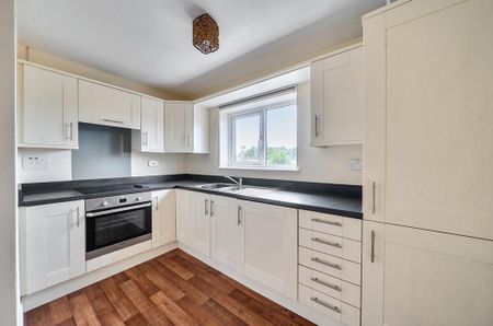 2 bedroom maisonette to rent - Photo 4