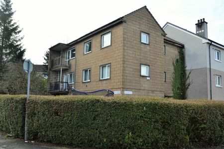 3 bed flat to rent in Fieldhead Drive, Glasgow, G43 - Photo 3