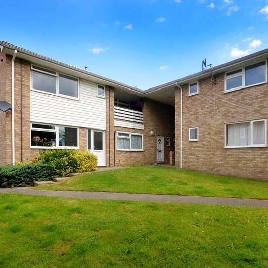 Highclere Court, Knaphill, GU21 - Photo 1