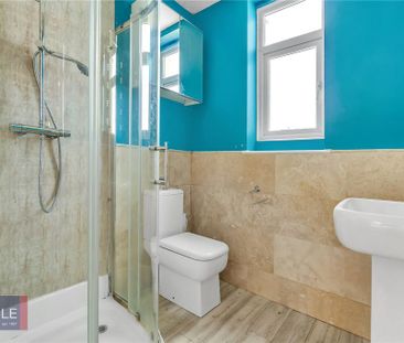 4 bedroom end of terrace house to rent - Photo 4