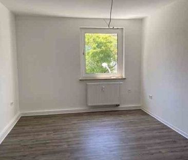 Tolle 2,5 Zimmerwohnung mit Loggia sucht Sie! - Photo 1