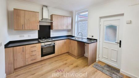 3 bedroom terraced house to rent - Photo 2