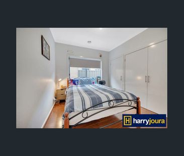 Convenient Location + Beautiful House - Photo 5