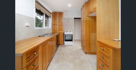 Family home with big backyard - Available 20/12/2025 - Photo 4