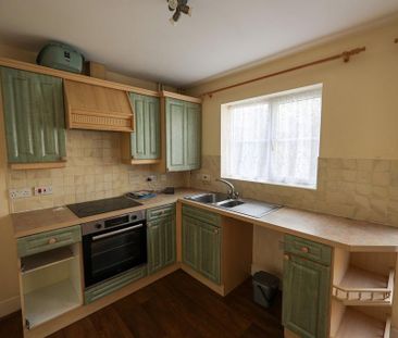 3 bedroom semi-detached house to rent - Photo 3