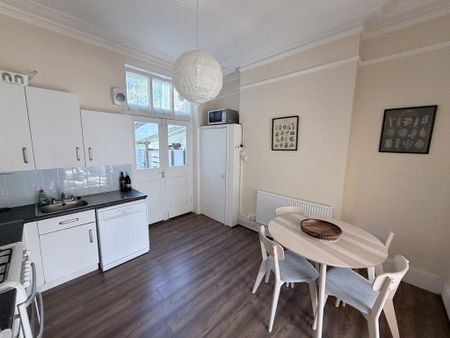 1 bedroom ground floor flat to rent - Photo 2
