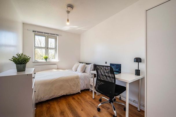 6 bedroom house to rent - Photo 1