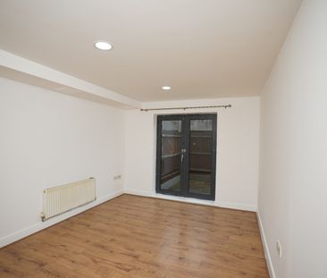 Studio Flat, Invito House, IG2 - Photo 4