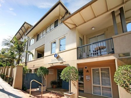 Stunning Furnished Apartment on Desired Darling St. - Photo 4