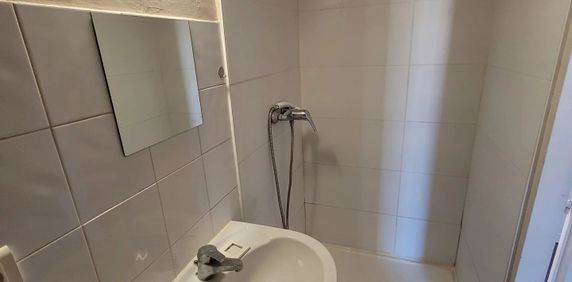 Location Appartement 2 pièces 30m² PERTUIS 84120 - Photo 2