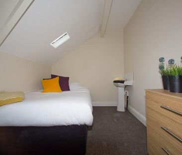 4 bedroom terraced house to rent - Photo 5