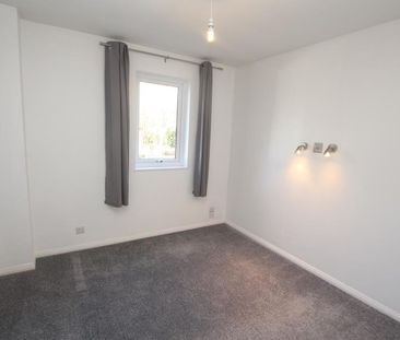 Hurlford, Woking, Surrey, GU21 - Photo 3