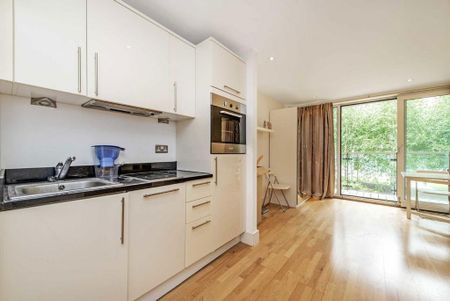 Studio to rent - Photo 3