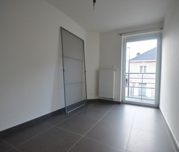 Te huur: Instapklaar appartement met garage centrum Sint-Laureins - Photo 3