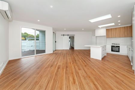 14 Barkly Street, Brighton VIC 3186 - House For Rent | Domain - Photo 3