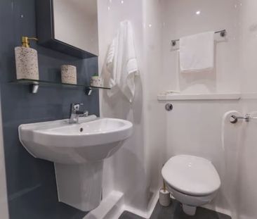 Room in a Shared Flat, Onyx, B4 - Photo 4