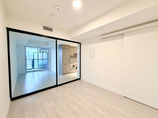 For Lease - 5 Lakeview Avenue Unit# 701, Toronto, Ontario - Photo 1