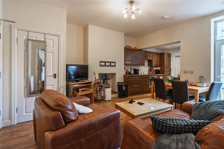 3 bed flat to rent in Forsyth Road, Newcastle Upon Tyne, NE2 - Photo 3