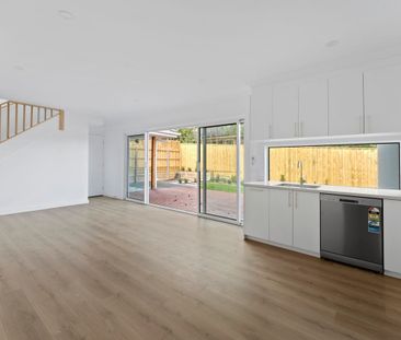 Executive Living Close to Everything - Photo 4