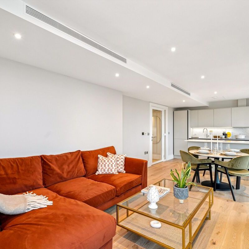 Knight Frank are delighted to offer this three bedroom furnished apartment on Baker Street. - Photo 1